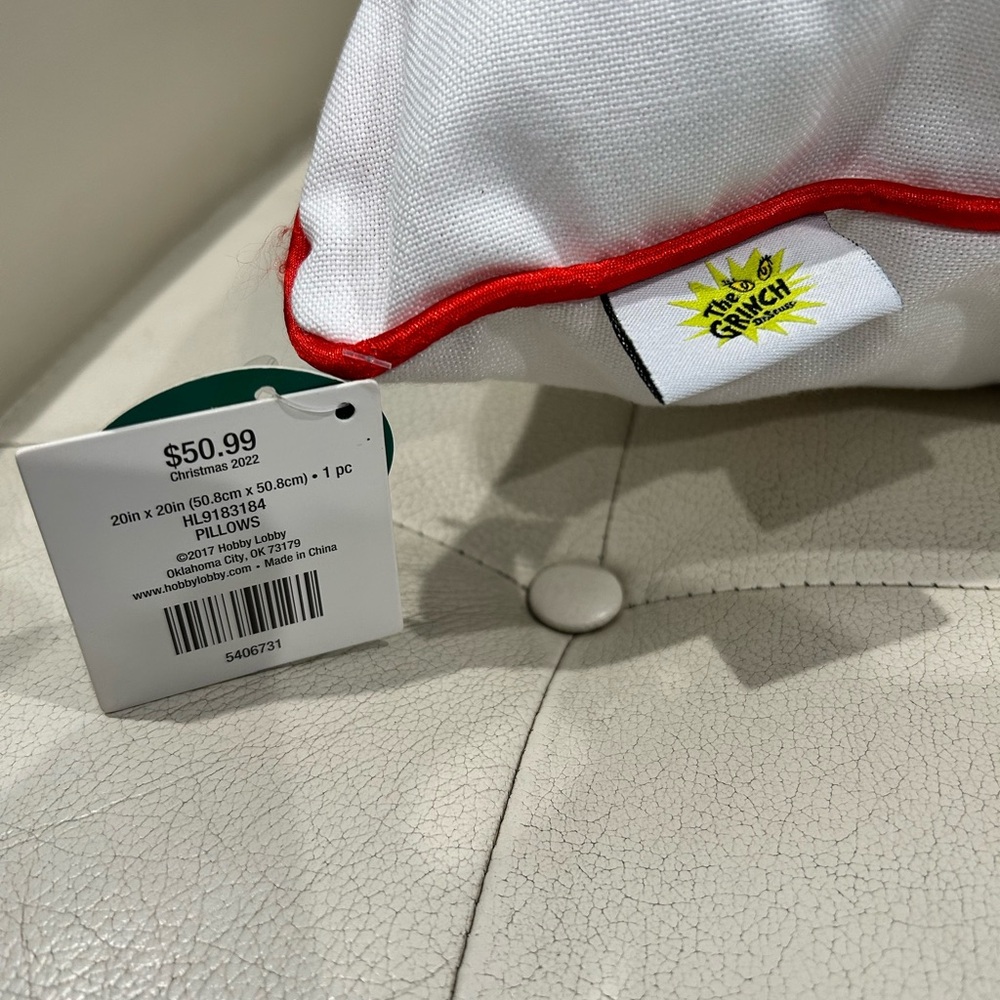 NWT Dr. Seuss The Grinch Pillow - Picture 5 of 9